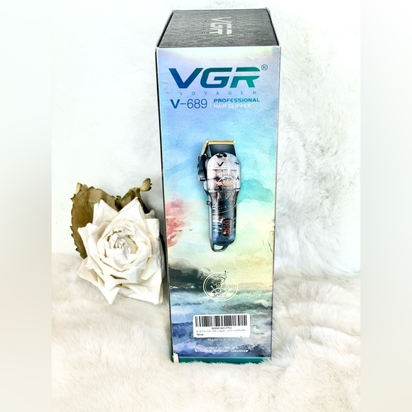 New with tags VGR V689 PROFESSIONAL HAIR CLIPPER w/USB charging. 3hrs charging - Picture 2 of 5